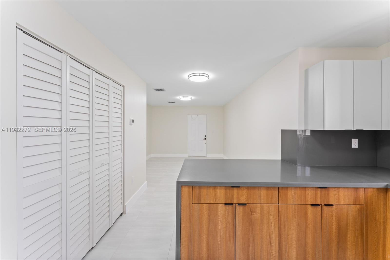 WOODMERE - Residential Income