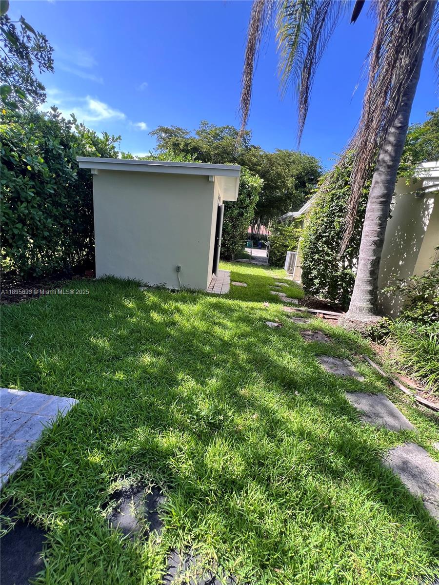 BREEZESWEPT ACRES - Residential Lease