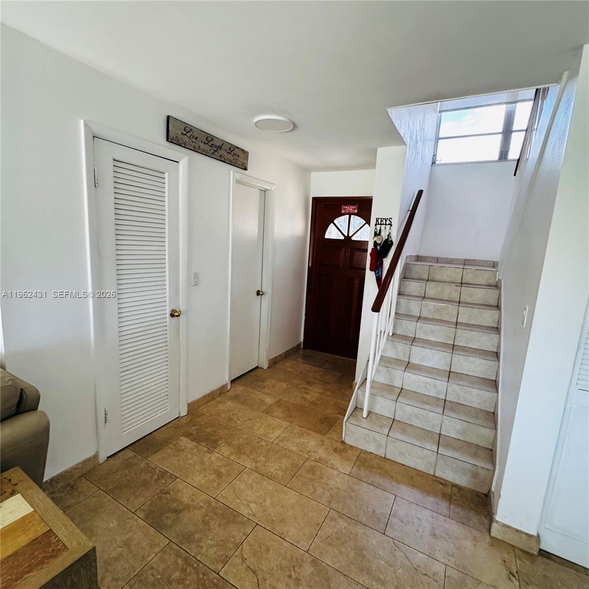 THE TWINS - Residential