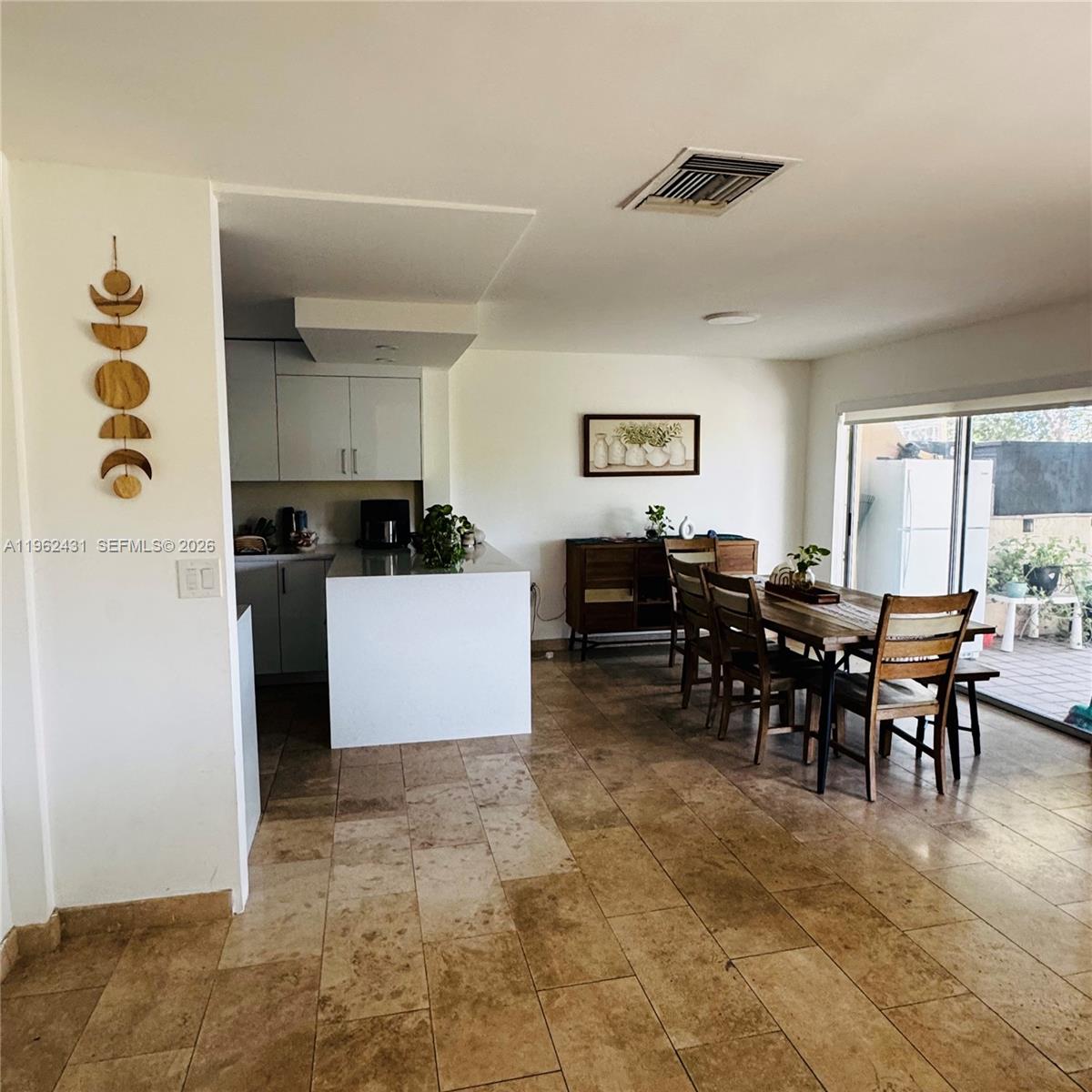 THE TWINS - Residential