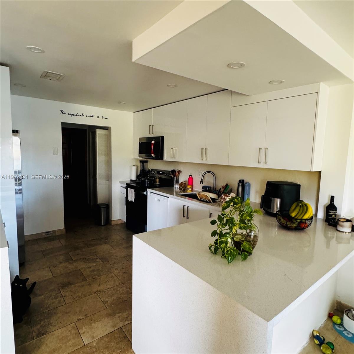 THE TWINS - Residential