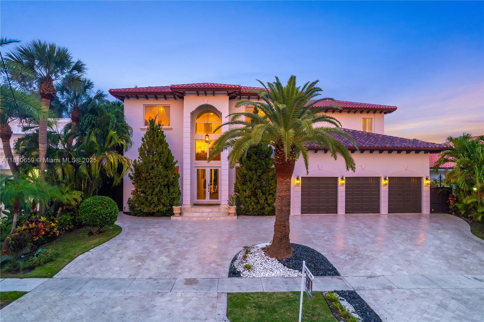 13255 Biscayne Bay Ter, North Miami, Miami-Dade County, Florida - 5 Bedrooms  
5 Bathrooms - 