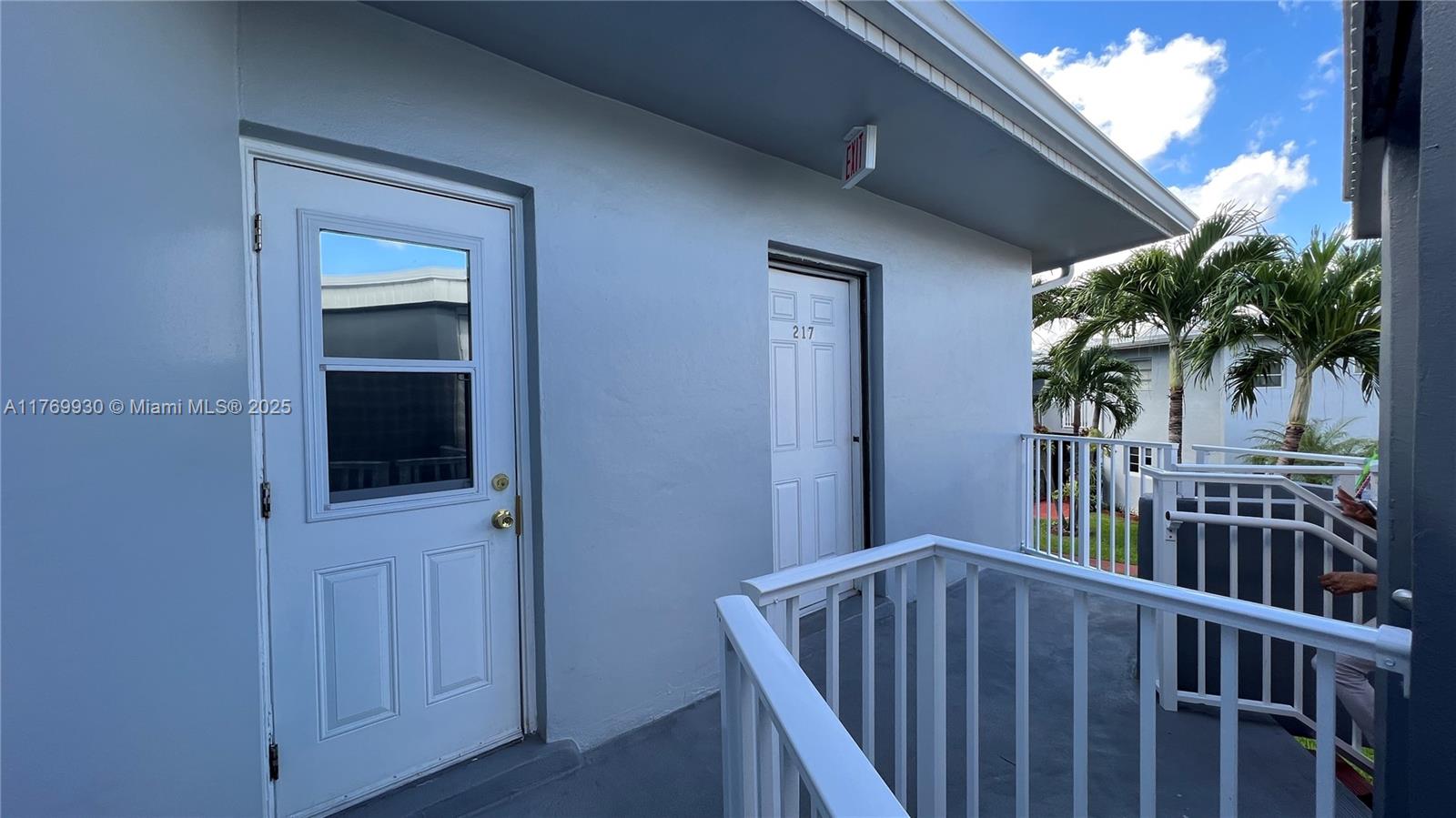 Rental Property at 1701 Ne Miami Gardens Dr 217, Miami, Broward County, Florida - Bedrooms: 1 
Bathrooms: 1  - $1,650 MO.