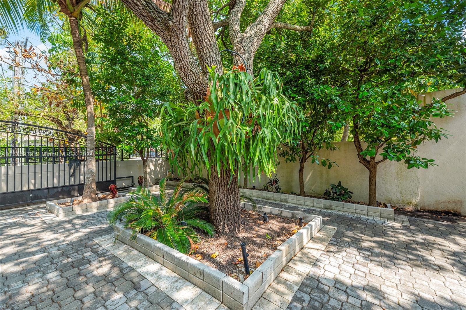 W H SNIPES SUB - Residential