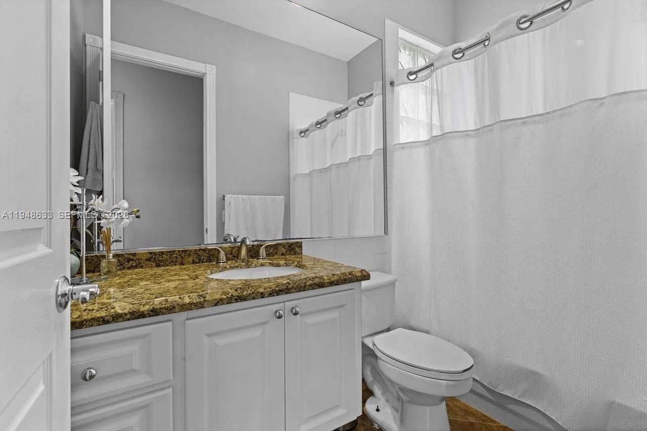 RIVERWALK 3 - Residential