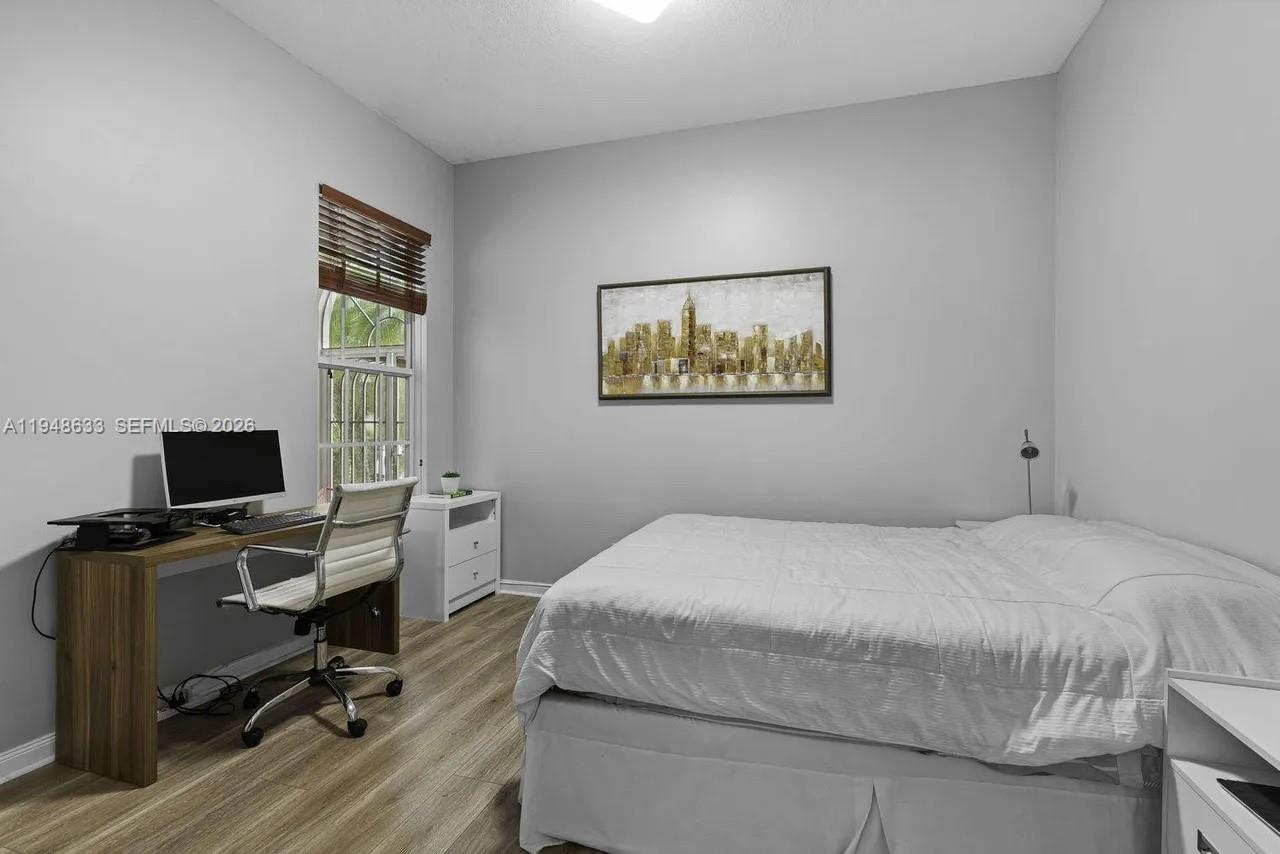 RIVERWALK 3 - Residential