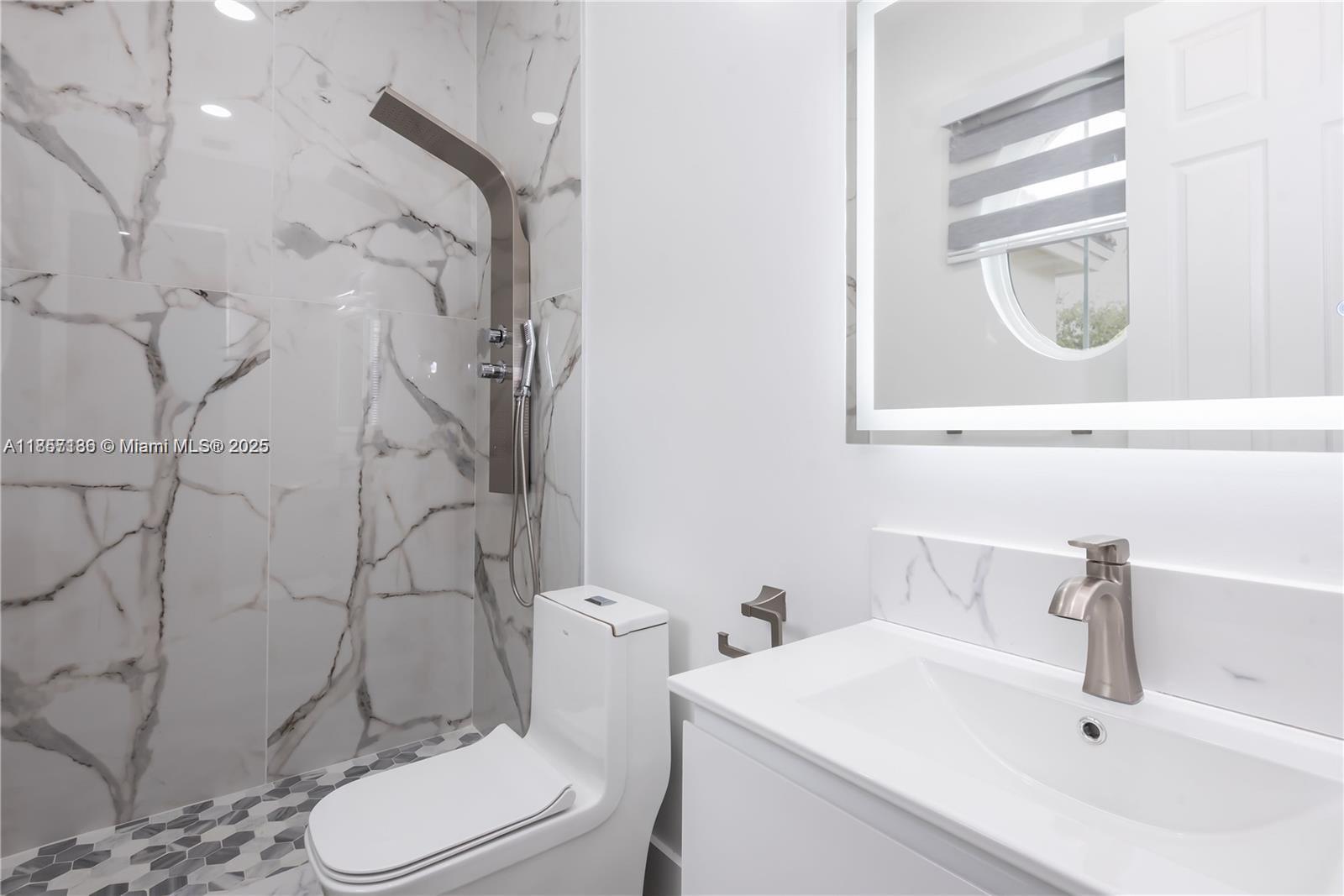 MARBELLA BAY - Residential