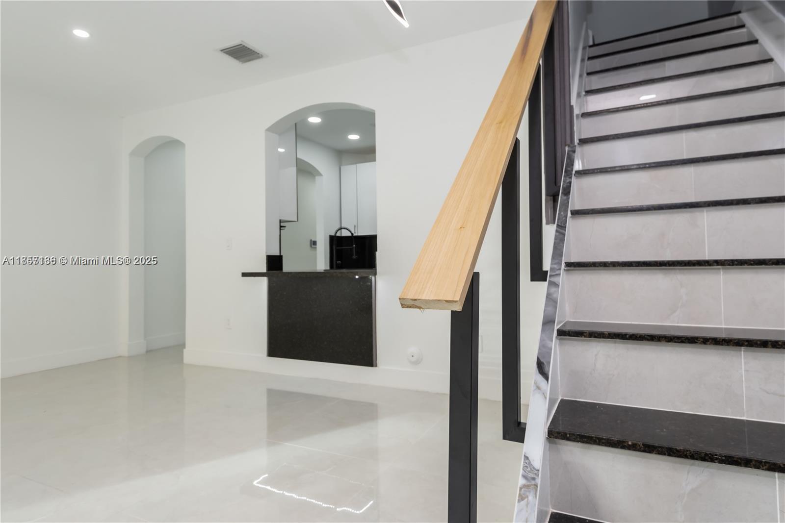 MARBELLA BAY - Residential