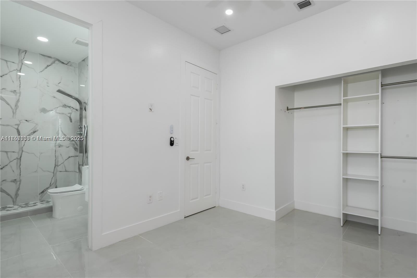 MARBELLA BAY - Residential