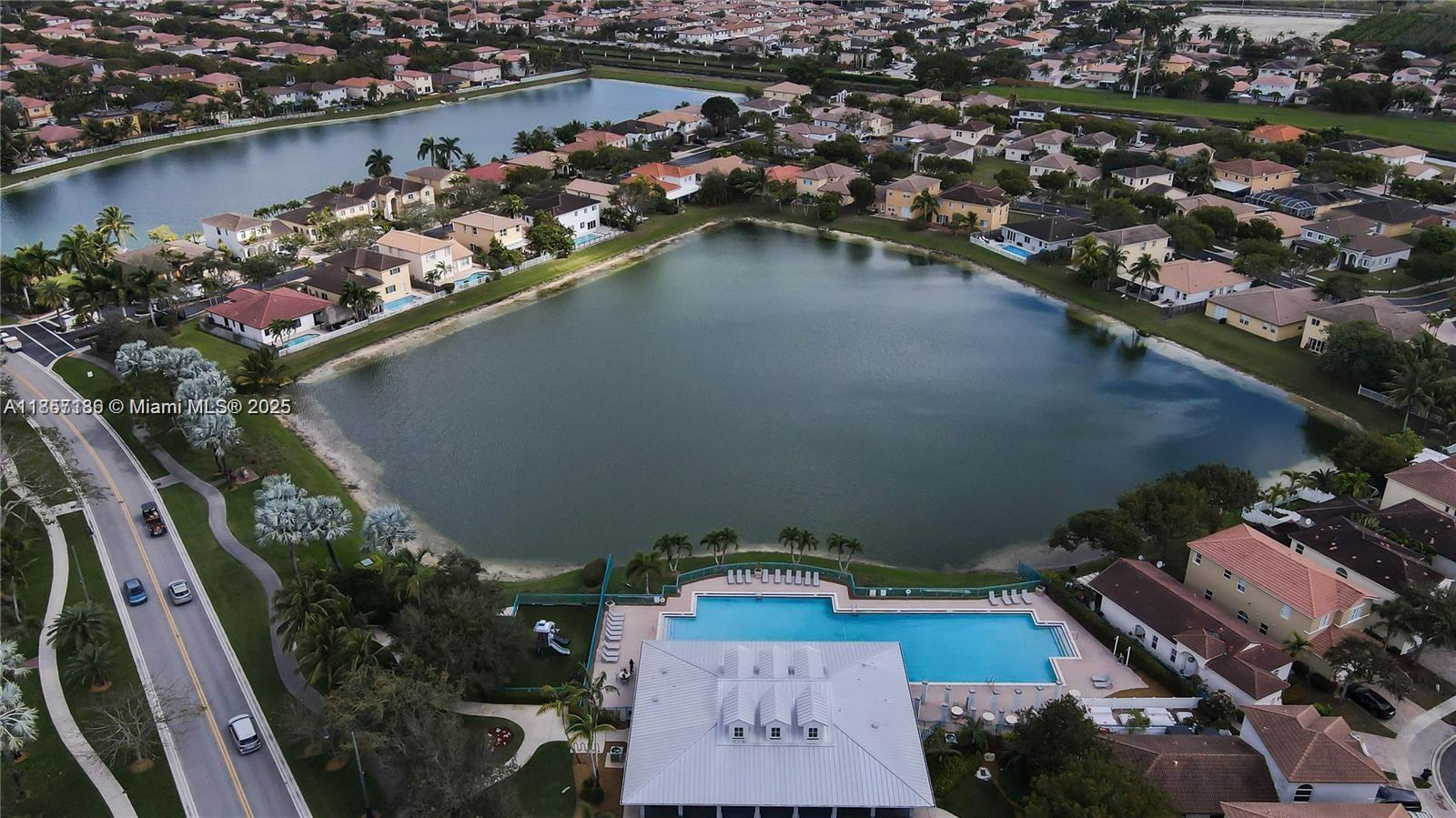 MARBELLA BAY - Residential