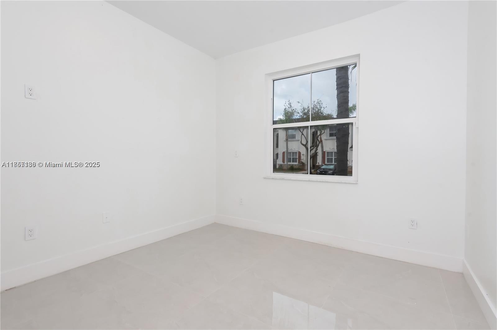 MARBELLA BAY - Residential