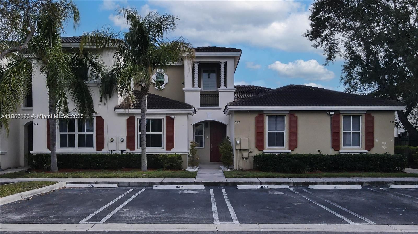 MARBELLA BAY - Residential