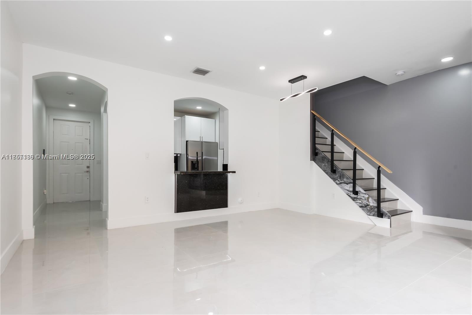 MARBELLA BAY - Residential