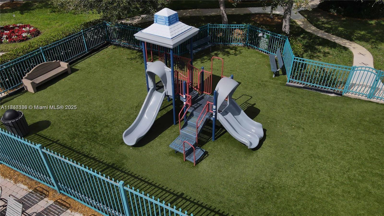 MARBELLA BAY - Residential