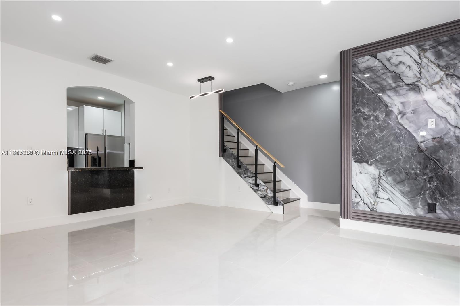 MARBELLA BAY - Residential