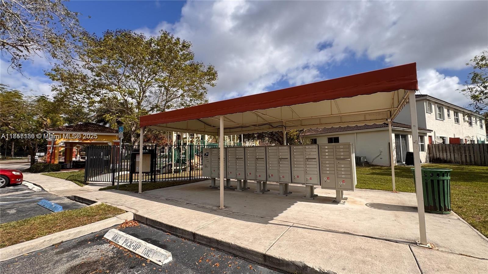 MARBELLA BAY - Residential