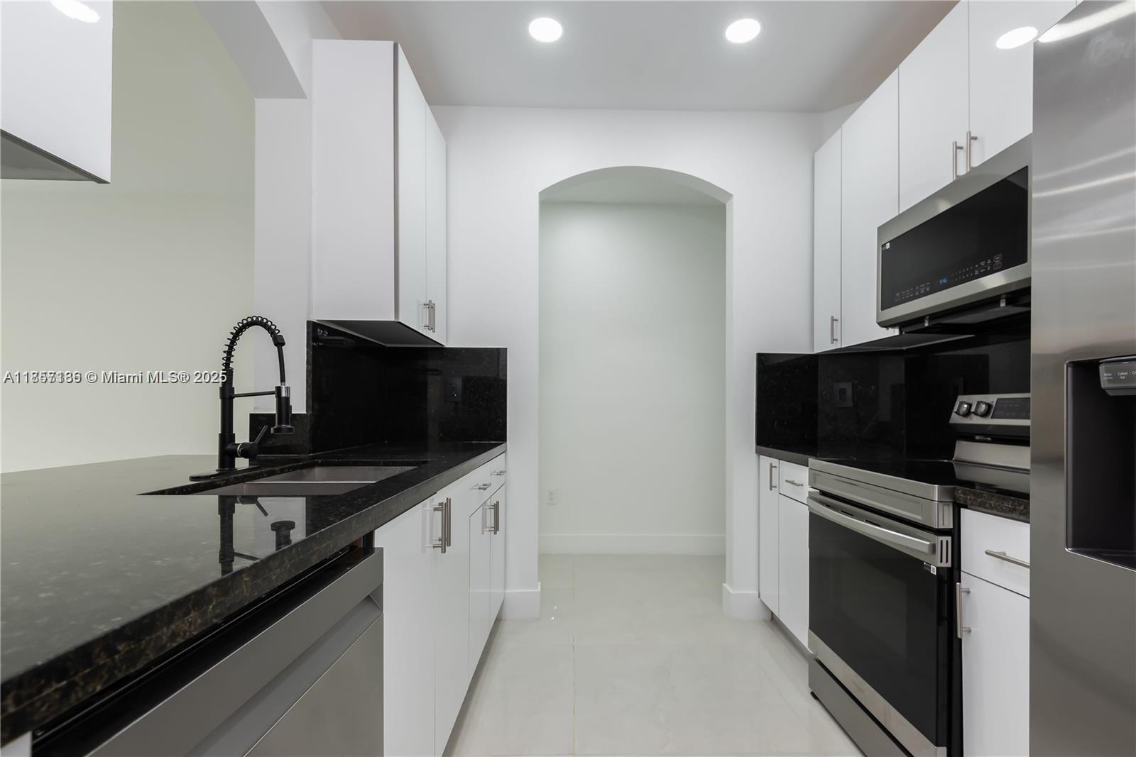 MARBELLA BAY - Residential