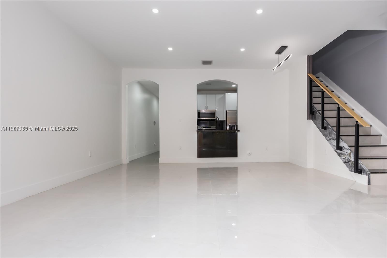 MARBELLA BAY - Residential