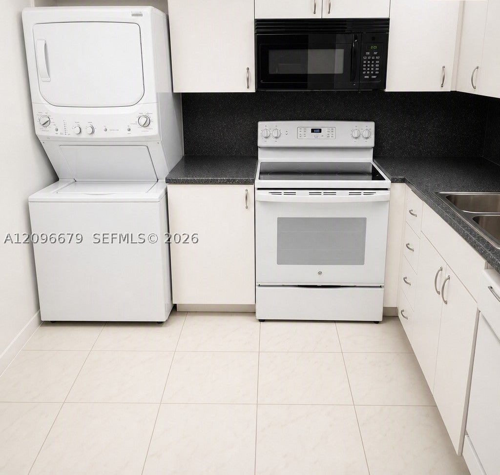 210 174th St 407