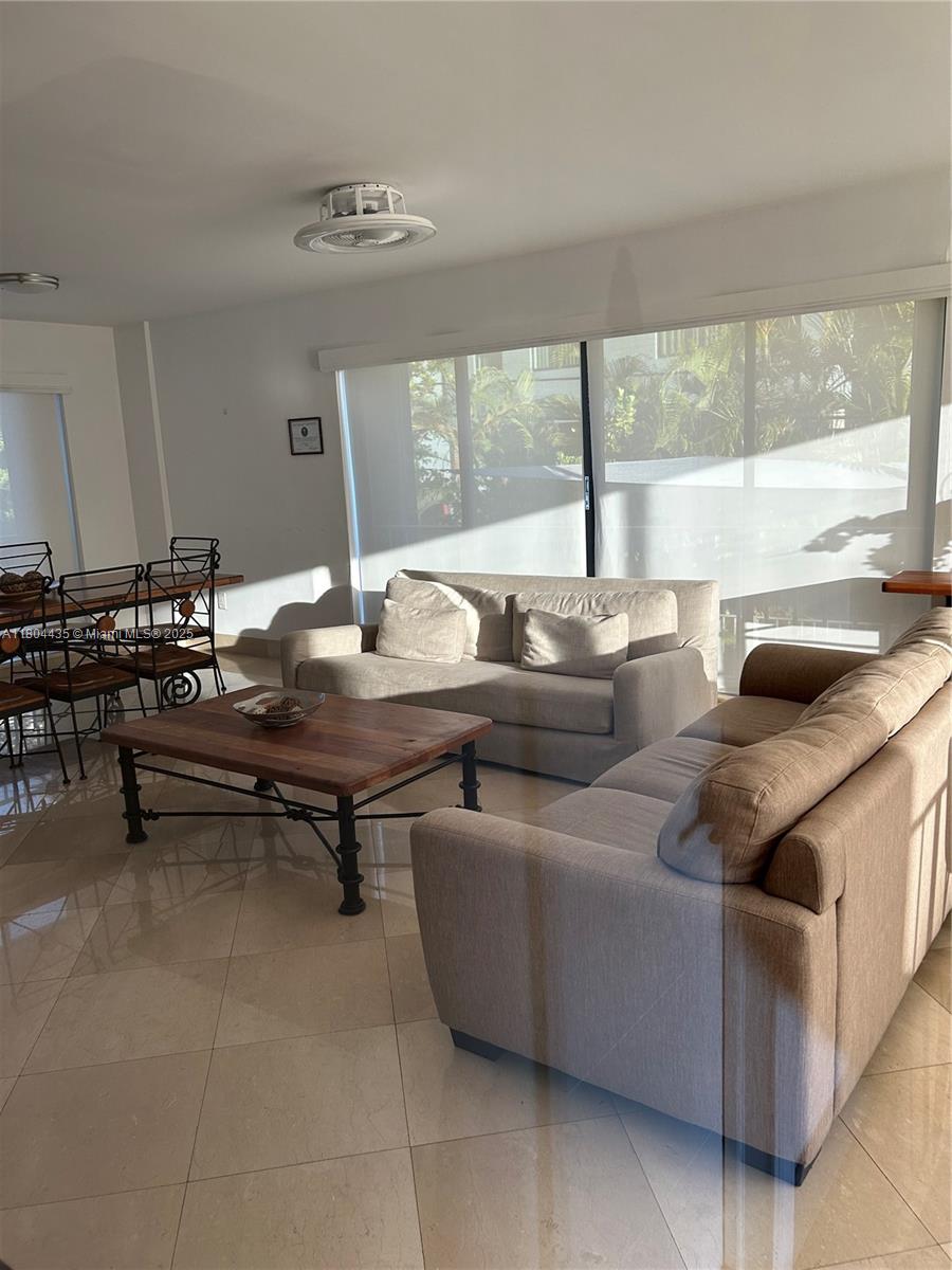 KEY BISC AMBASSADOR CONDO - Residential