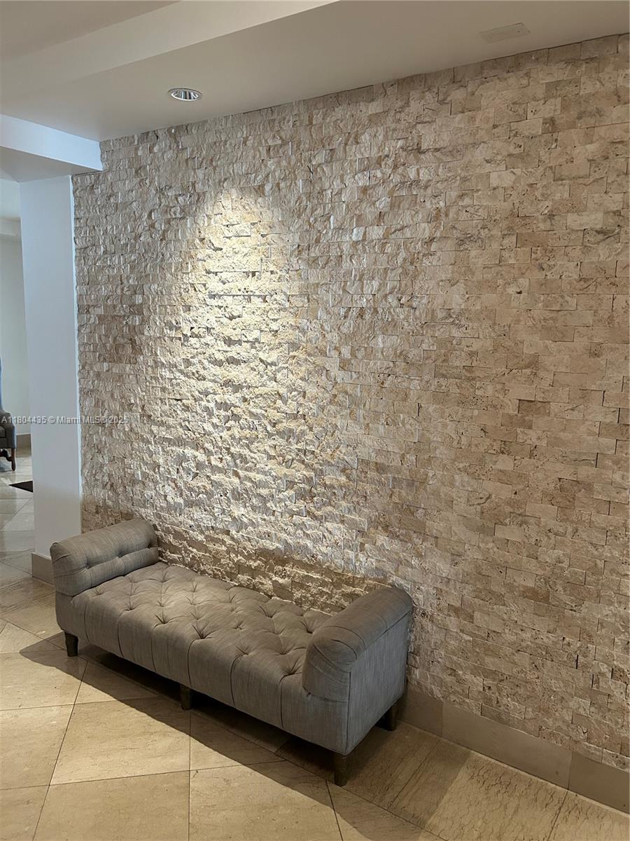 KEY BISC AMBASSADOR CONDO - Residential