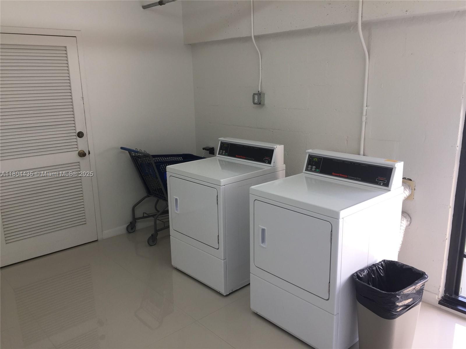 KEY BISC AMBASSADOR CONDO - Residential