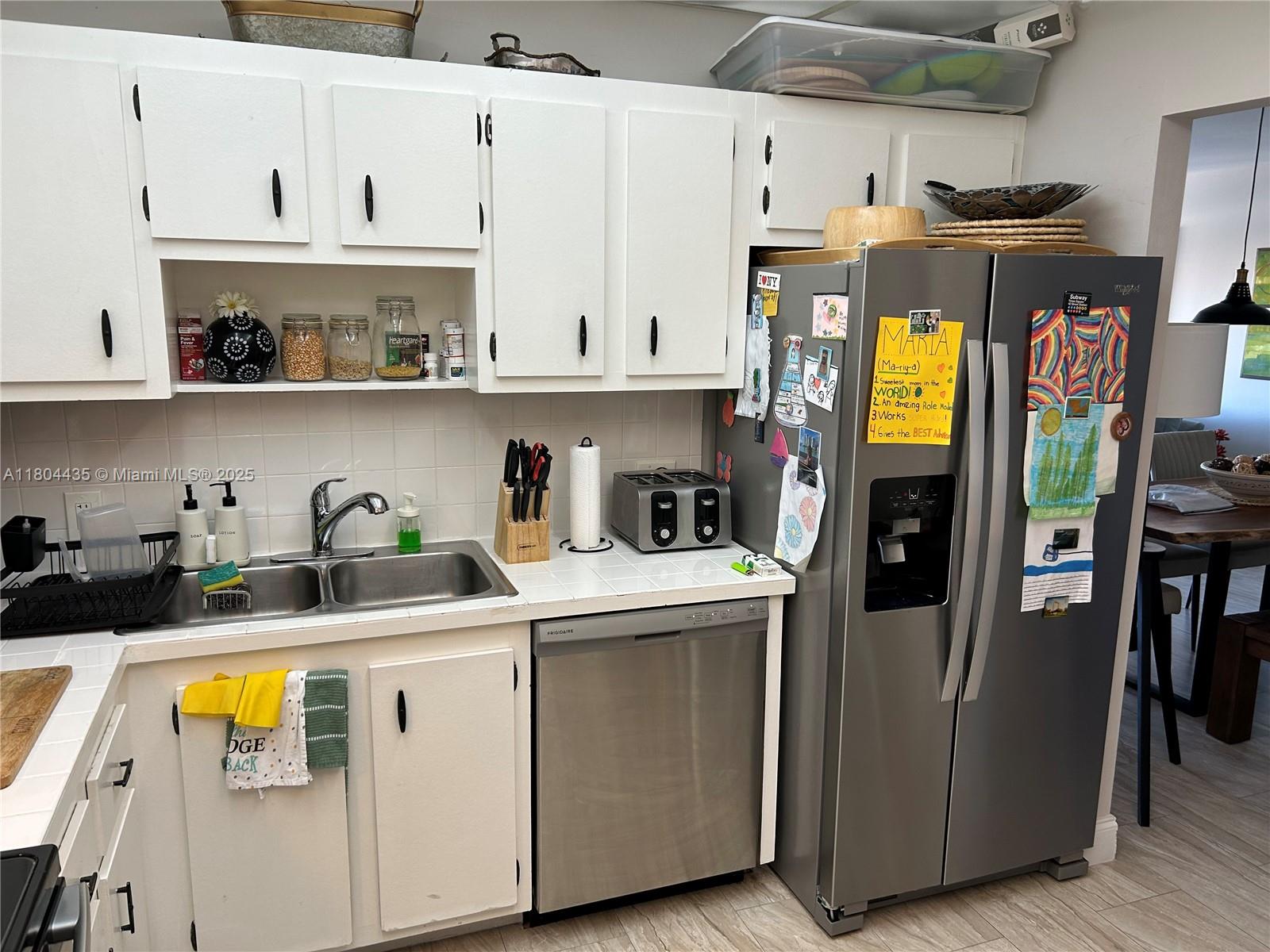 KEY BISC AMBASSADOR CONDO - Residential