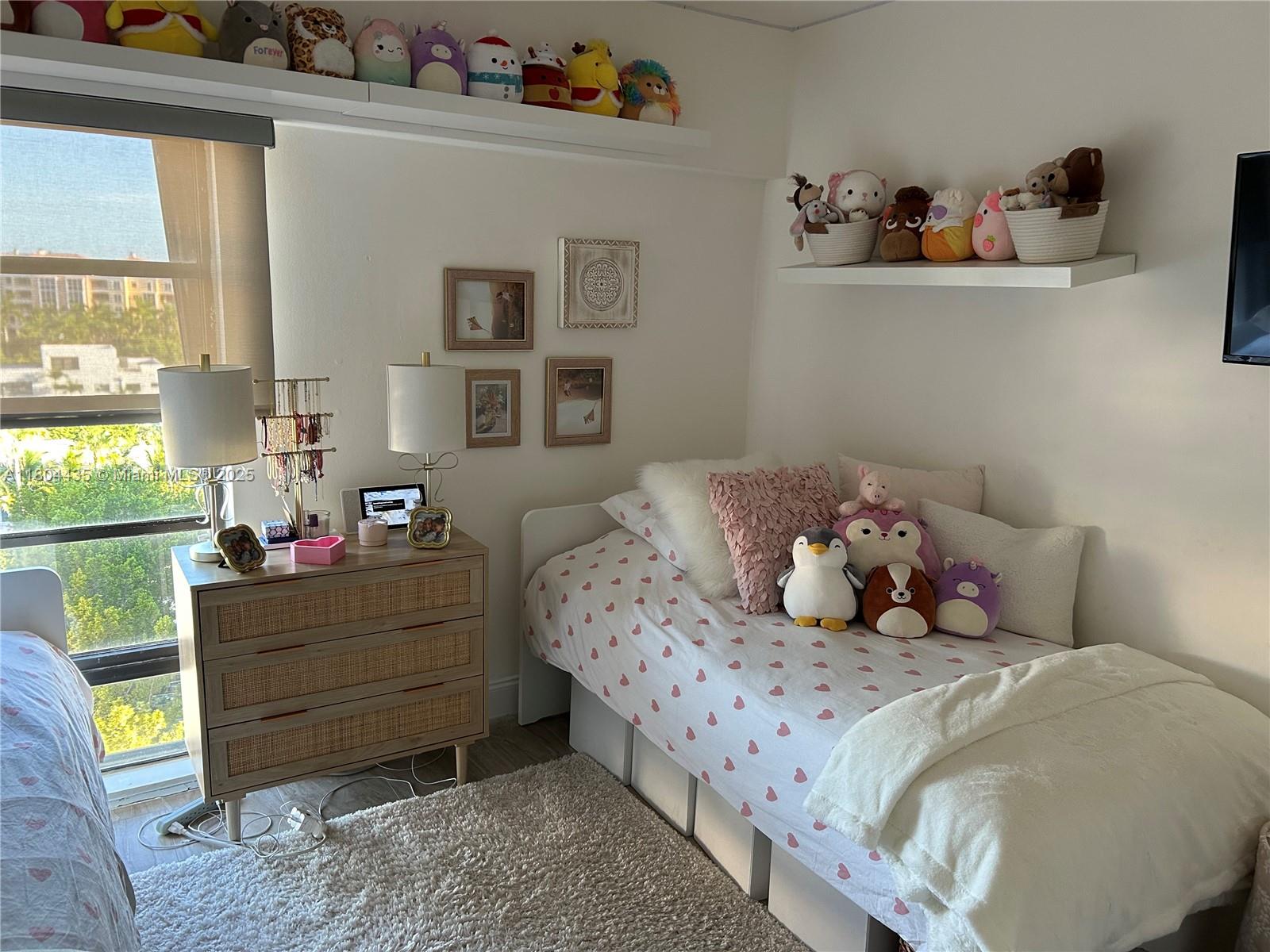 KEY BISC AMBASSADOR CONDO - Residential