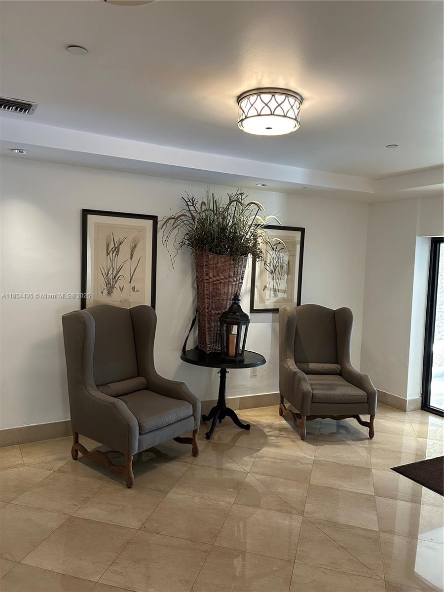 KEY BISC AMBASSADOR CONDO - Residential