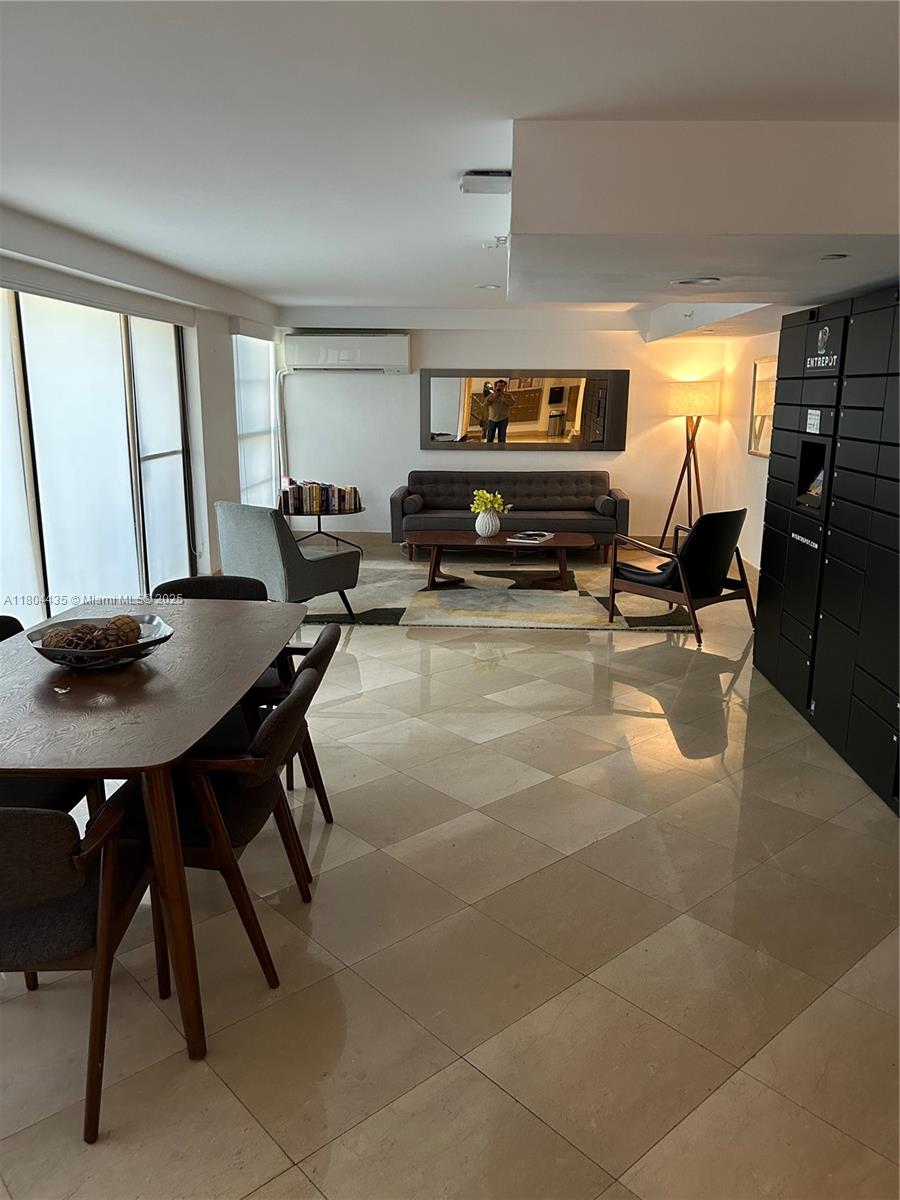 KEY BISC AMBASSADOR CONDO - Residential