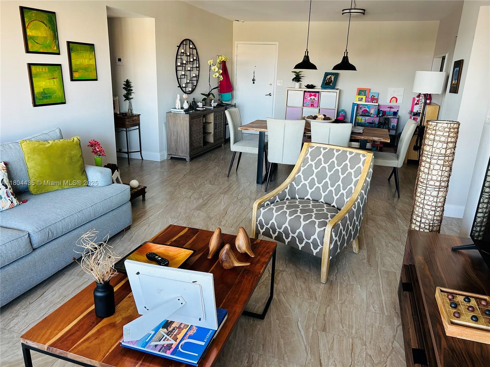 KEY BISC AMBASSADOR CONDO - Residential