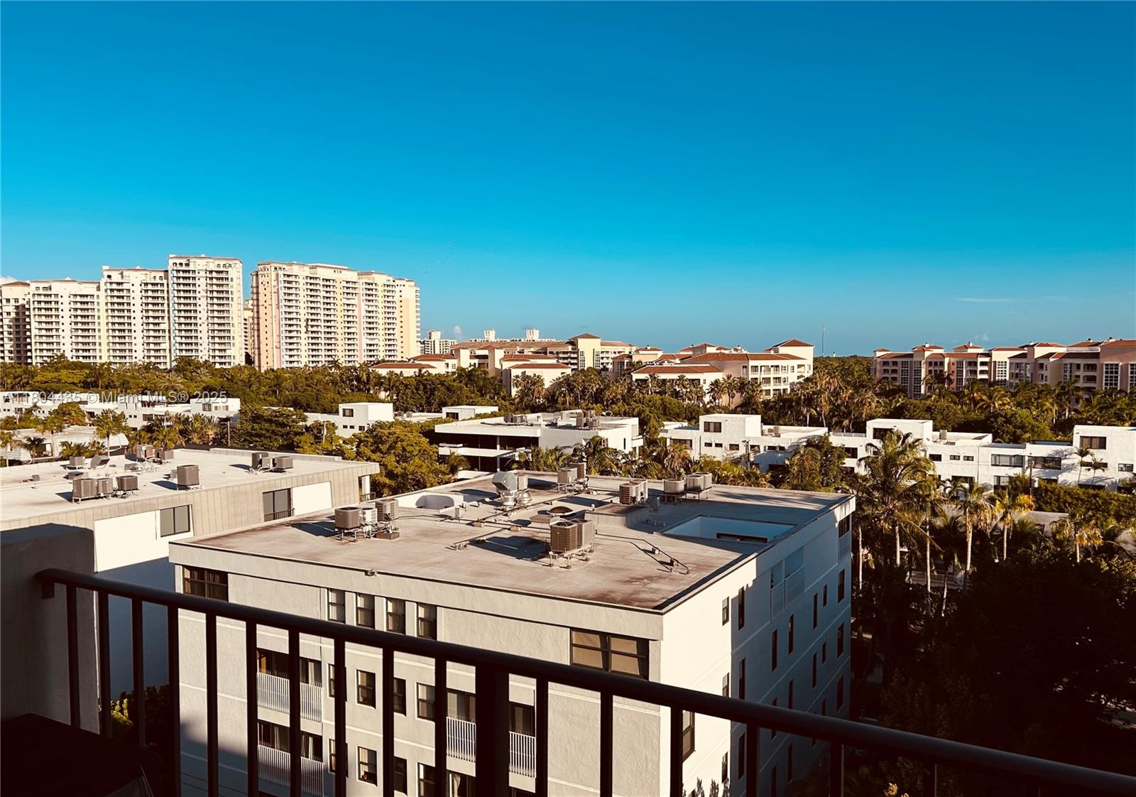 KEY BISC AMBASSADOR CONDO - Residential