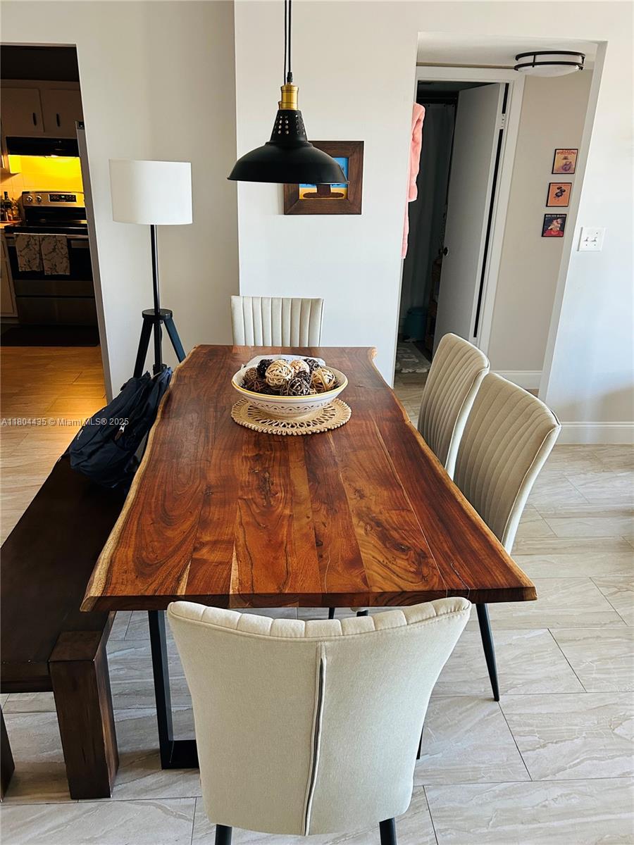 KEY BISC AMBASSADOR CONDO - Residential
