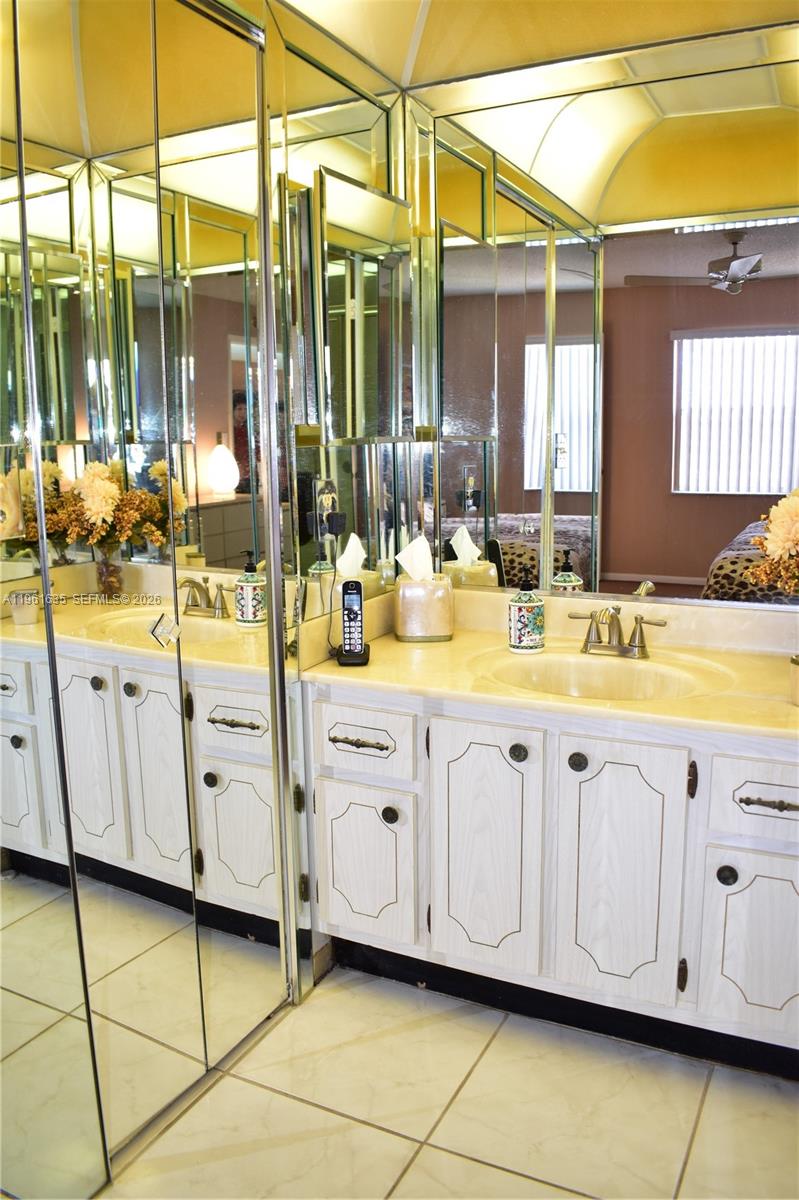 SUNRISE LAKES 108 CONDO - Residential