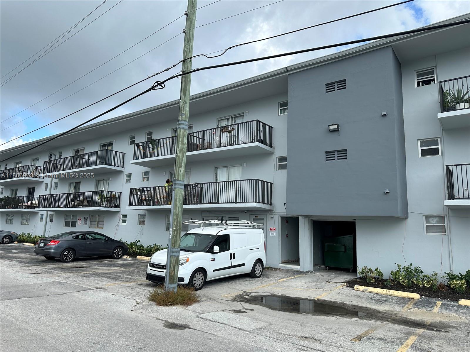 Studio - Water and FPL included with one parking space