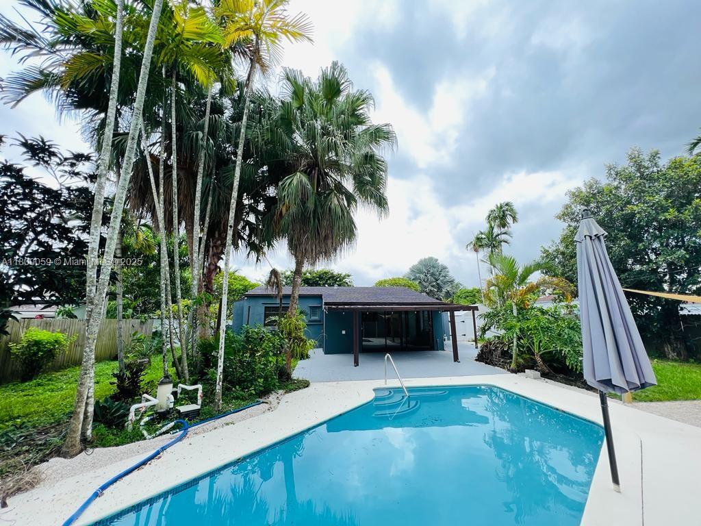 BISCAYNE GDNS SEC E PART - Residential