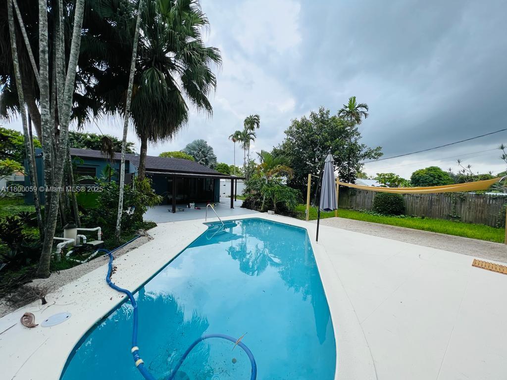 BISCAYNE GDNS SEC E PART - Residential