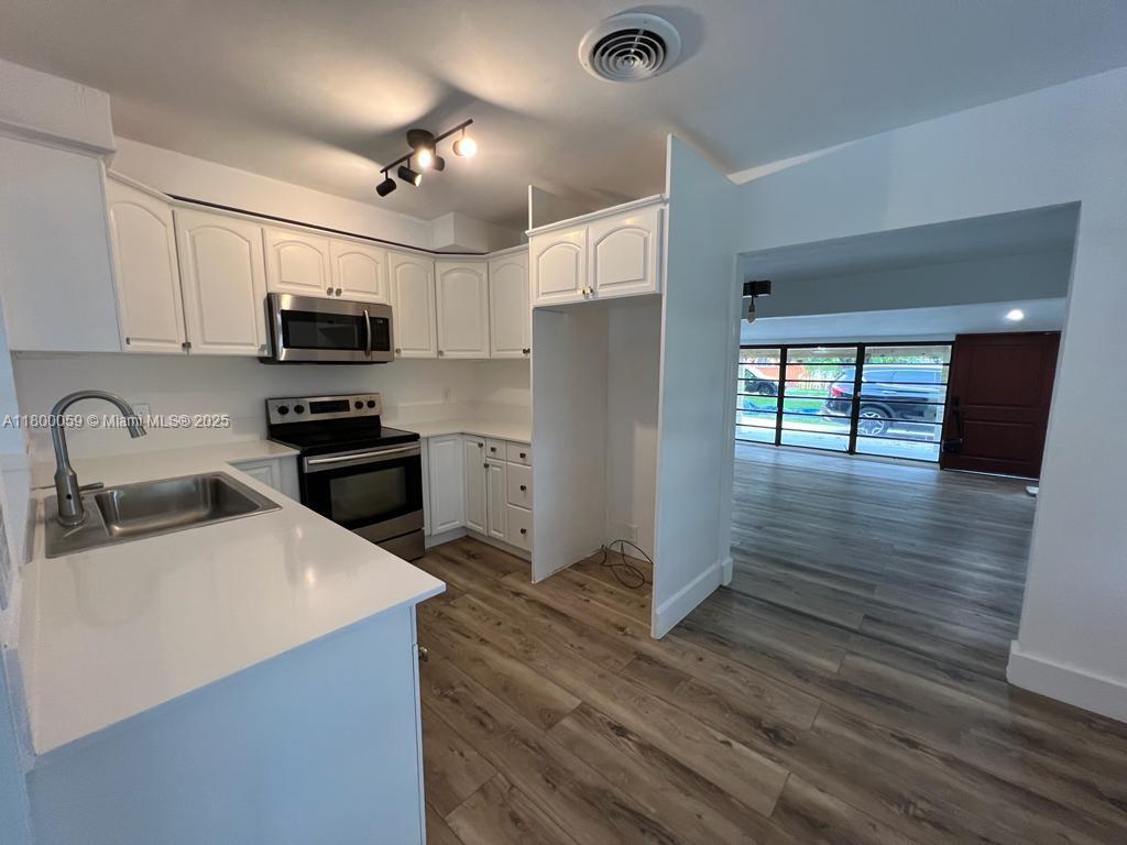 BISCAYNE GDNS SEC E PART - Residential