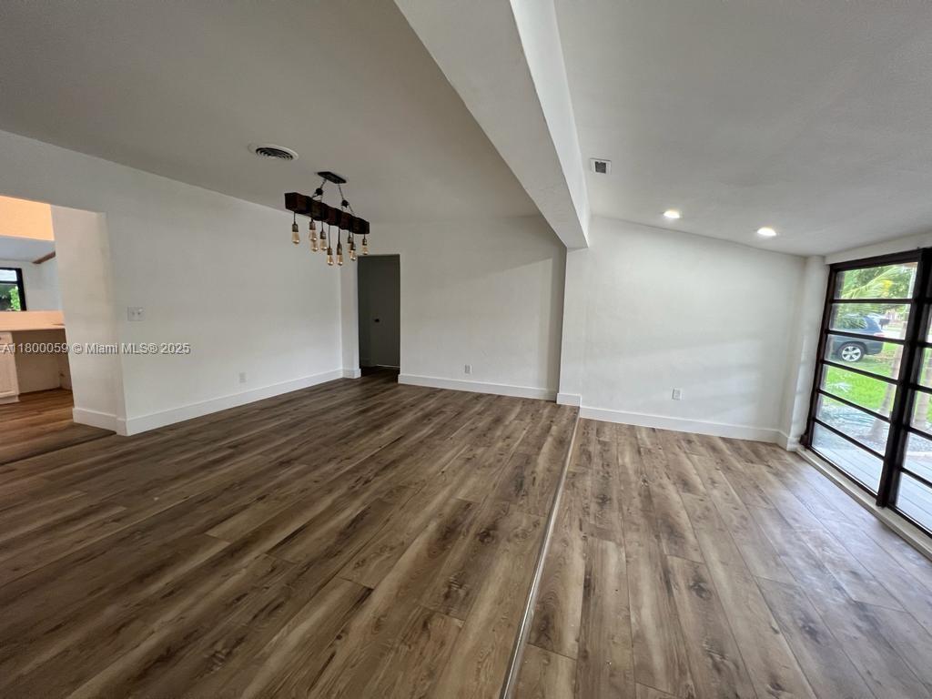 BISCAYNE GDNS SEC E PART - Residential