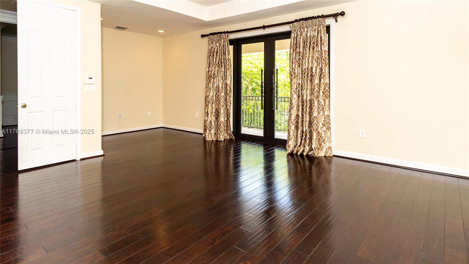 CUTLER CAY - Residential