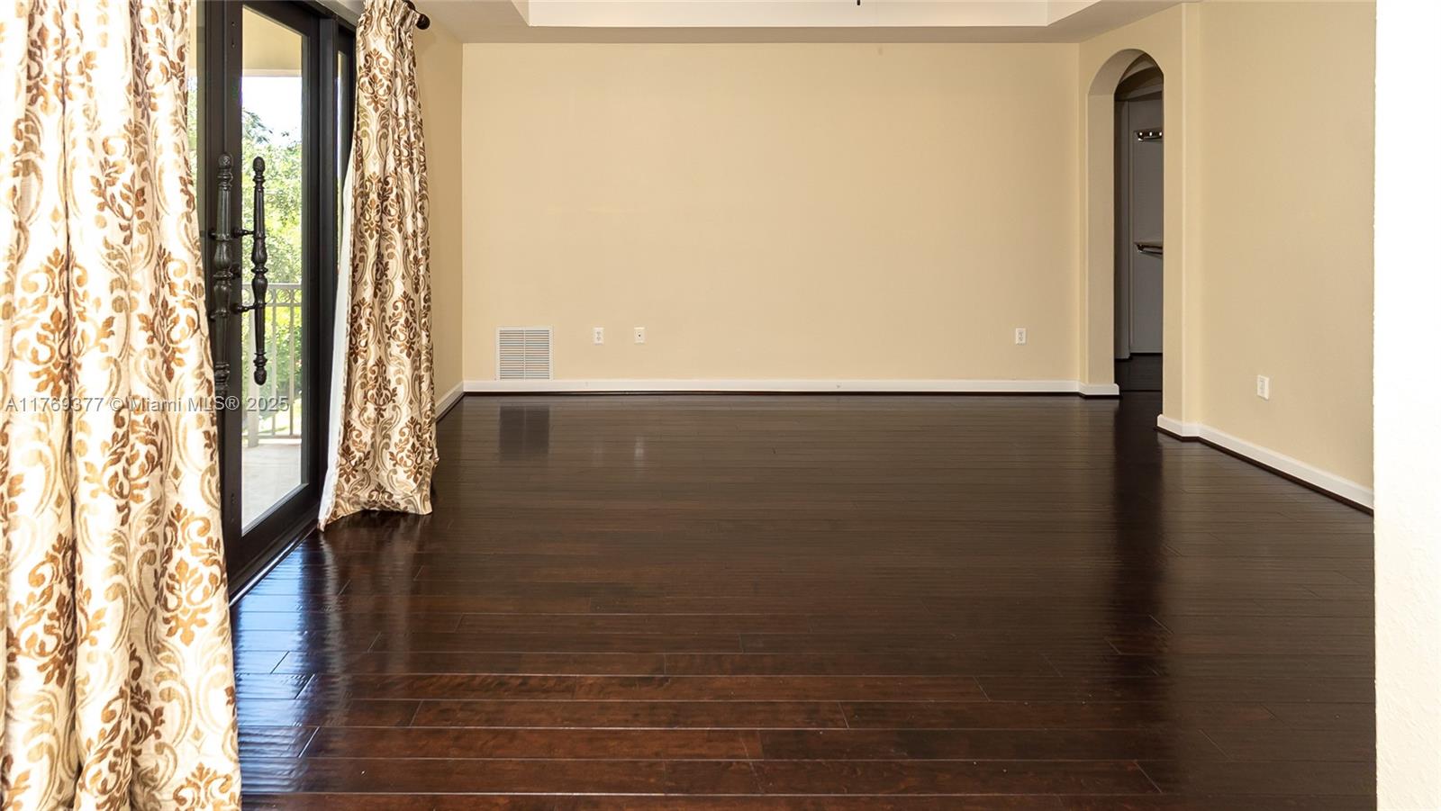 CUTLER CAY - Residential