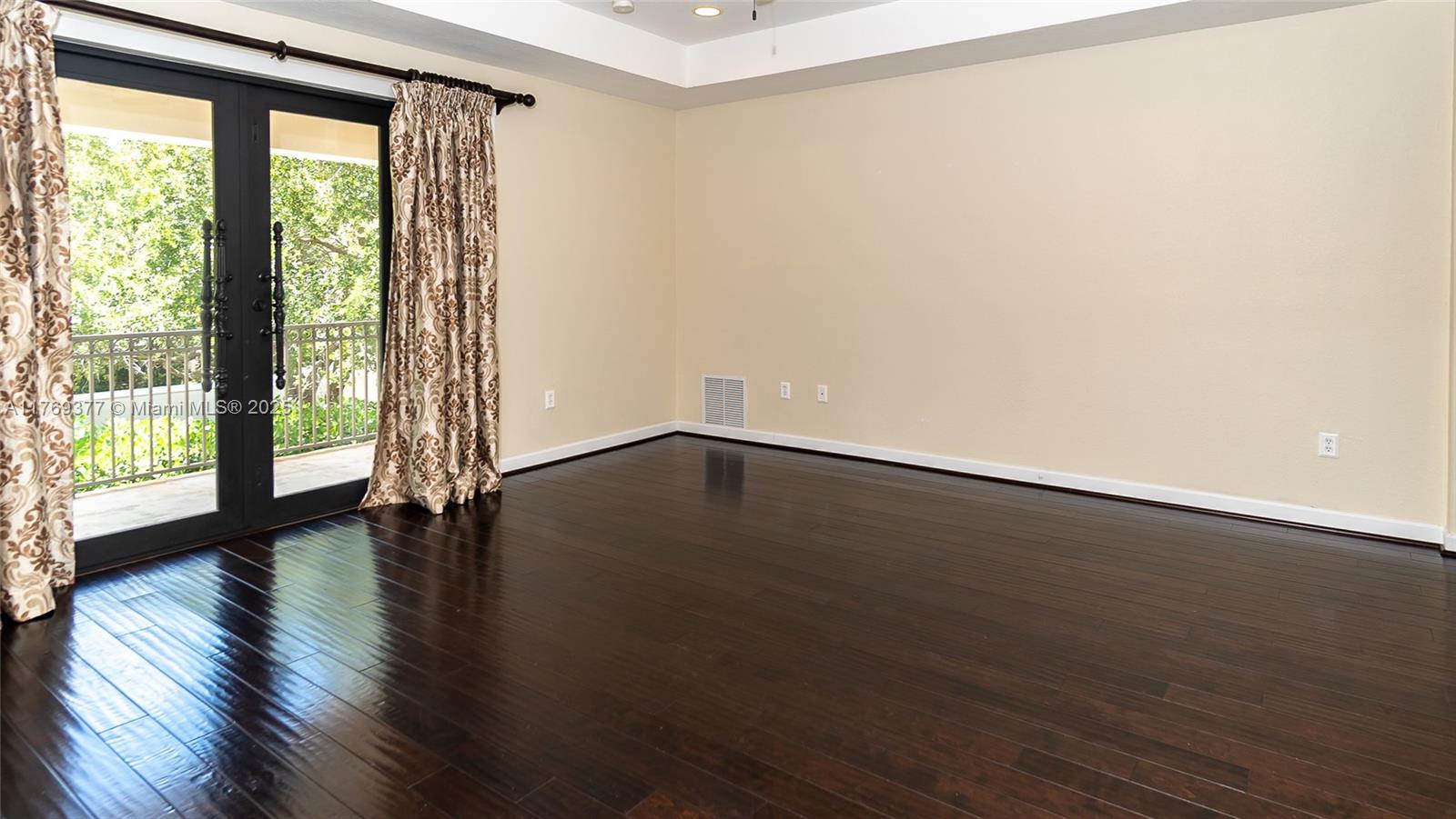 CUTLER CAY - Residential