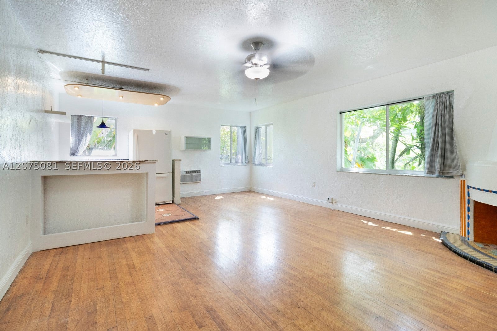 1525 Meridian Ave 209