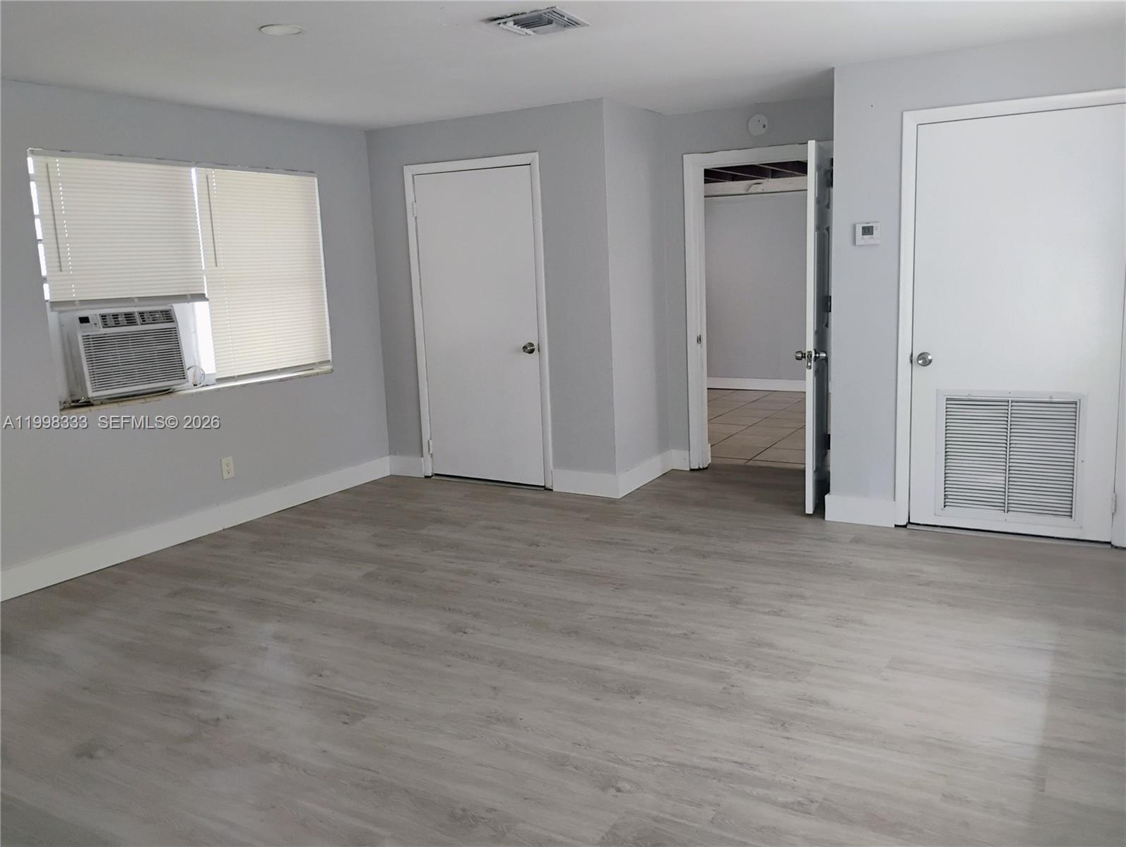 NORTH HOLLYWOOD - Residential Lease