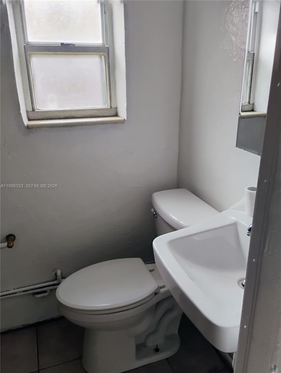 NORTH HOLLYWOOD - Residential Lease