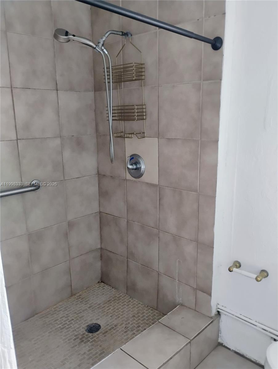 NORTH HOLLYWOOD - Residential Lease