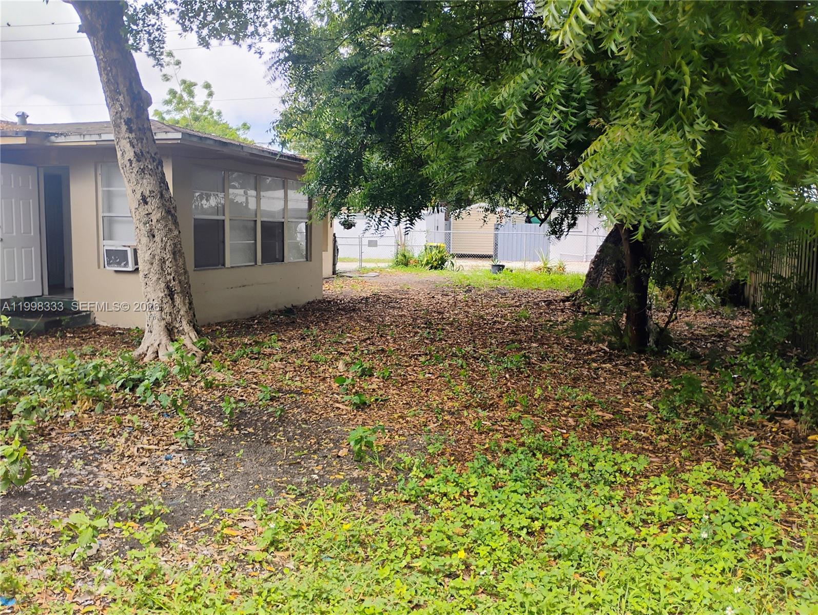 NORTH HOLLYWOOD - Residential Lease