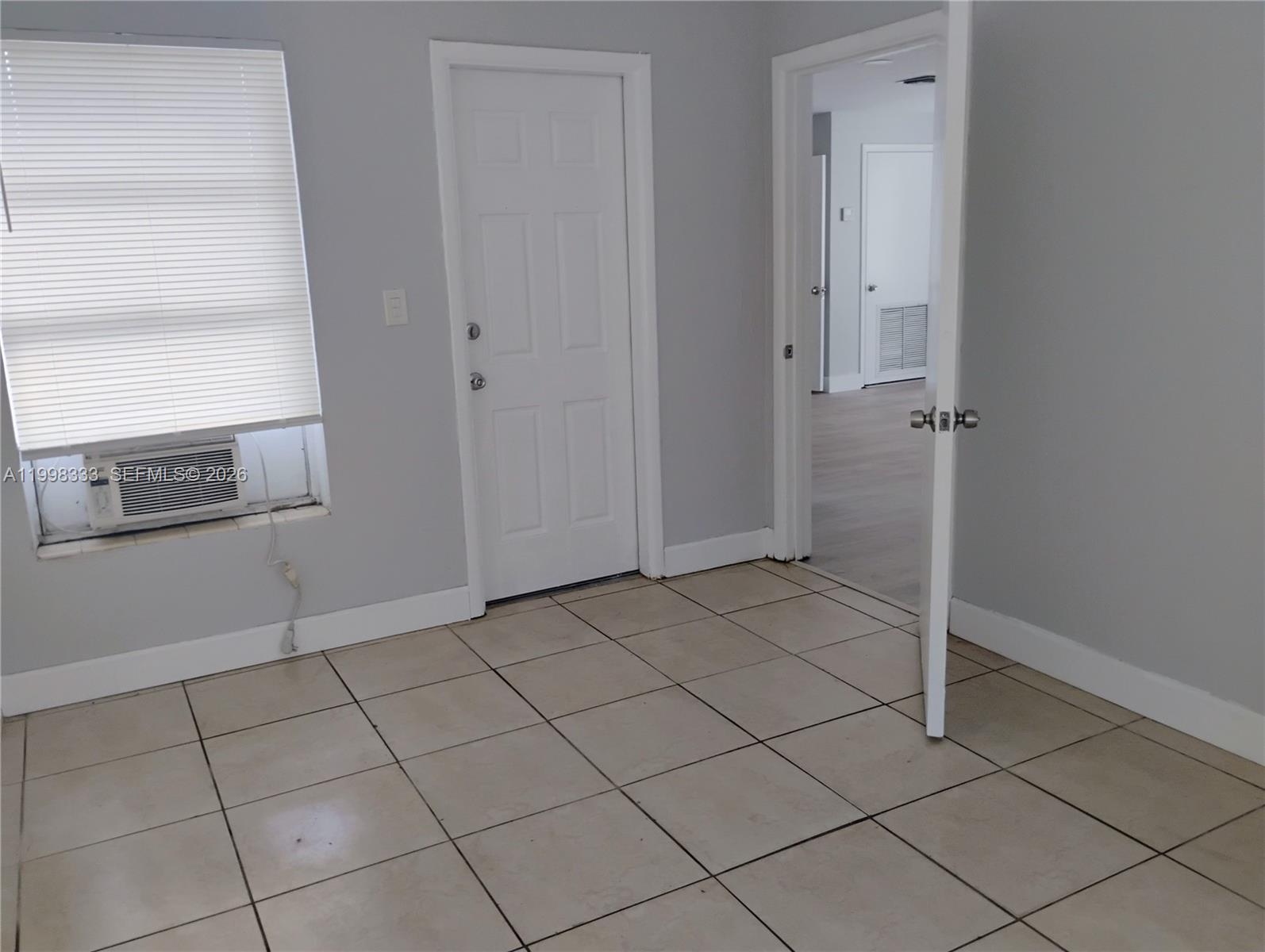 NORTH HOLLYWOOD - Residential Lease