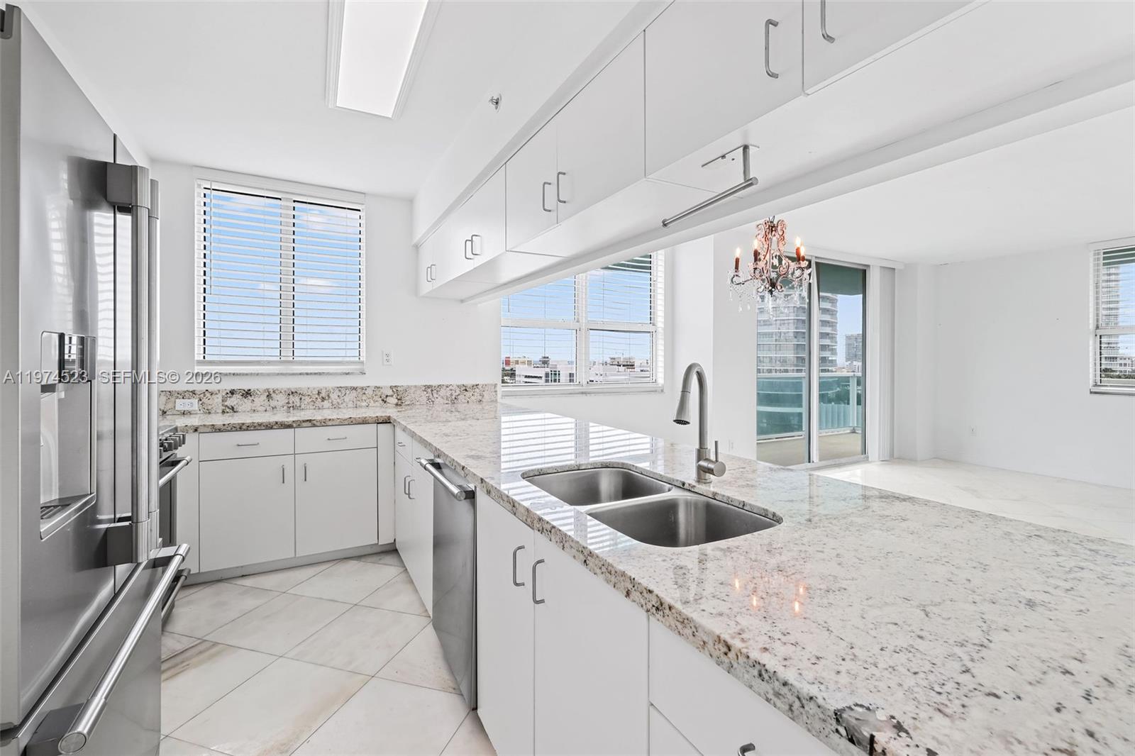 THE FLORIDIAN CONDO - Residential Lease