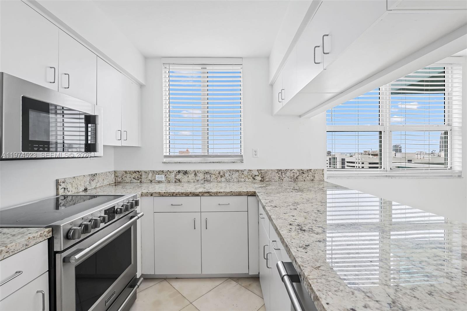 THE FLORIDIAN CONDO - Residential Lease